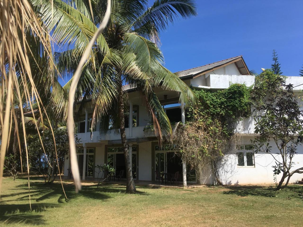 Raja Beach Hotel Balapitiya Dış mekan fotoğraf